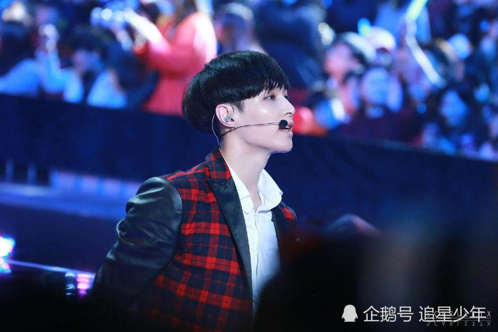 张艺兴笑的最开心的6张图,第4张让320万粉丝