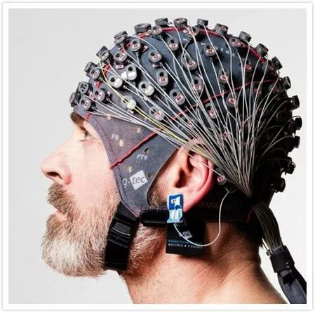 控制虚拟现实(vr)游戏变成现实,所利用的是追踪脑电波的neurable技术