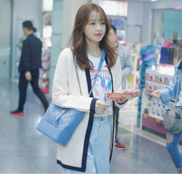 孙怡终于知道打扮自己了,涂脂抹粉美到爆,网友:又被圈粉了