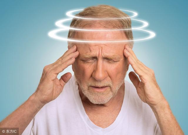 尿液有泡沫暗示糖尿病加重?出现4种信号糖友