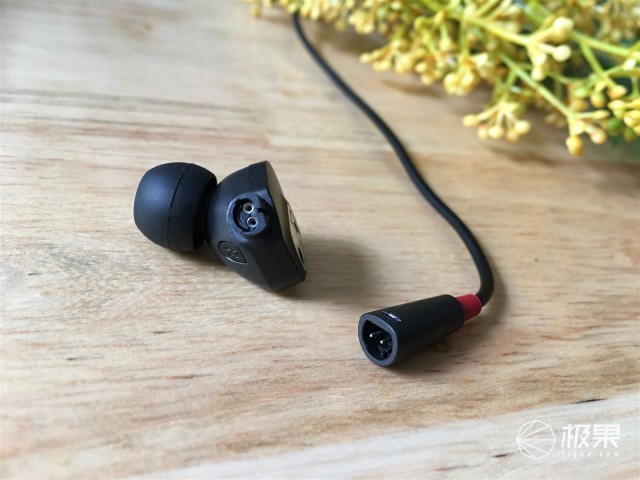 出众颜值声音发烧友首选 森海塞尔IE80S耳机体