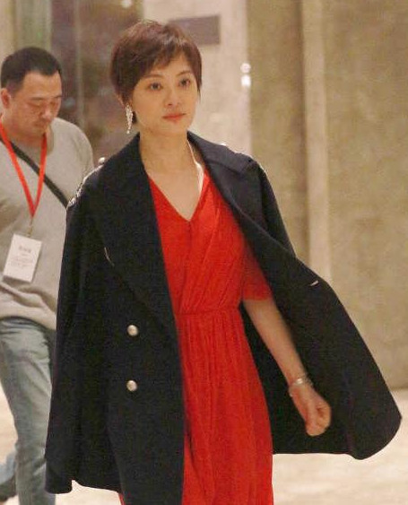 经纪人身体变臃肿遭到冷嘲热讽,孙俪发声:母乳