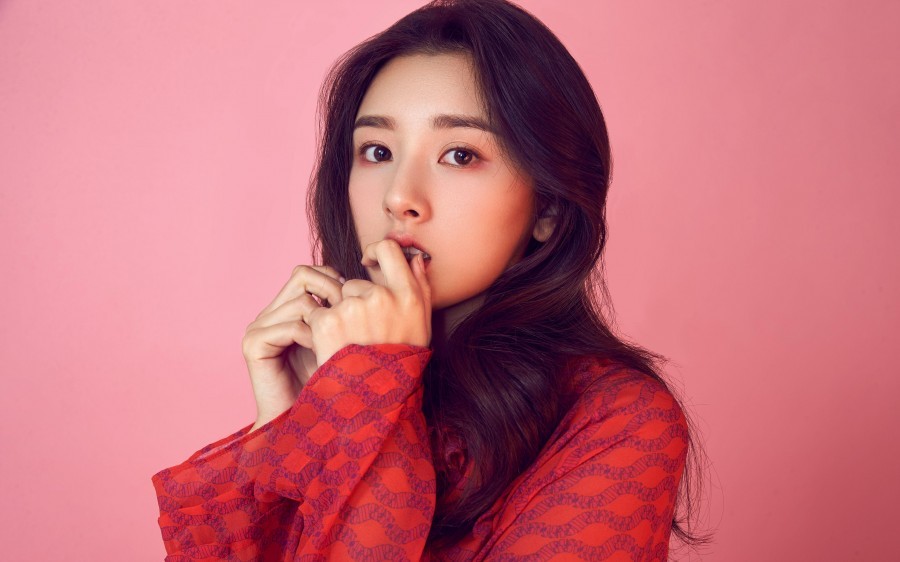 同样是花裙子,宋祖儿诡异形体让人皱眉,谁叫她