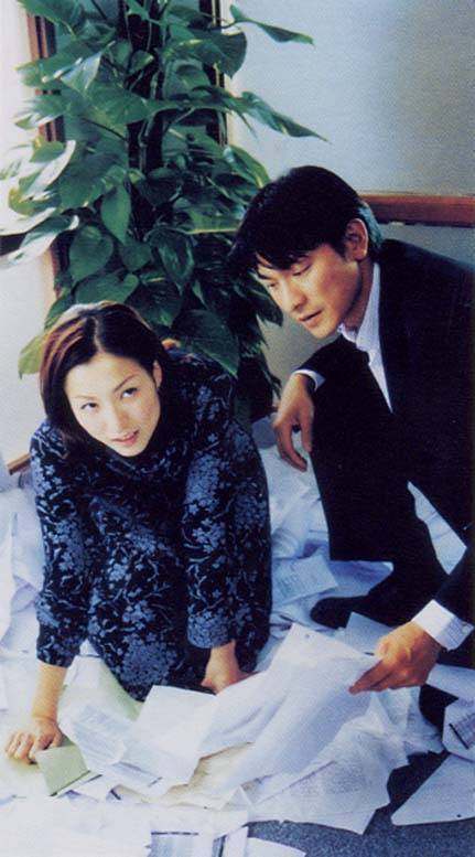 初识,到《瘦身男女》中相爱,《龙凤斗》中结婚,到《盲探》的老夫老妻