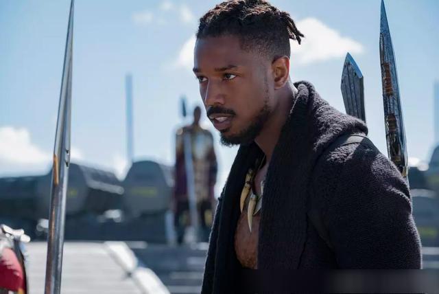 《黑豹》全球票房12亿,反派豹弟爱用表情包,居