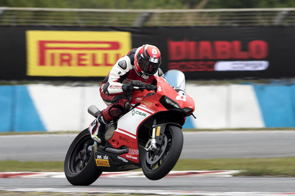 speedhero第一回合比赛杜卡迪车手称霸