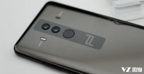 华为手机终于推出无线充电了 但只有华为p20保时捷版可享用