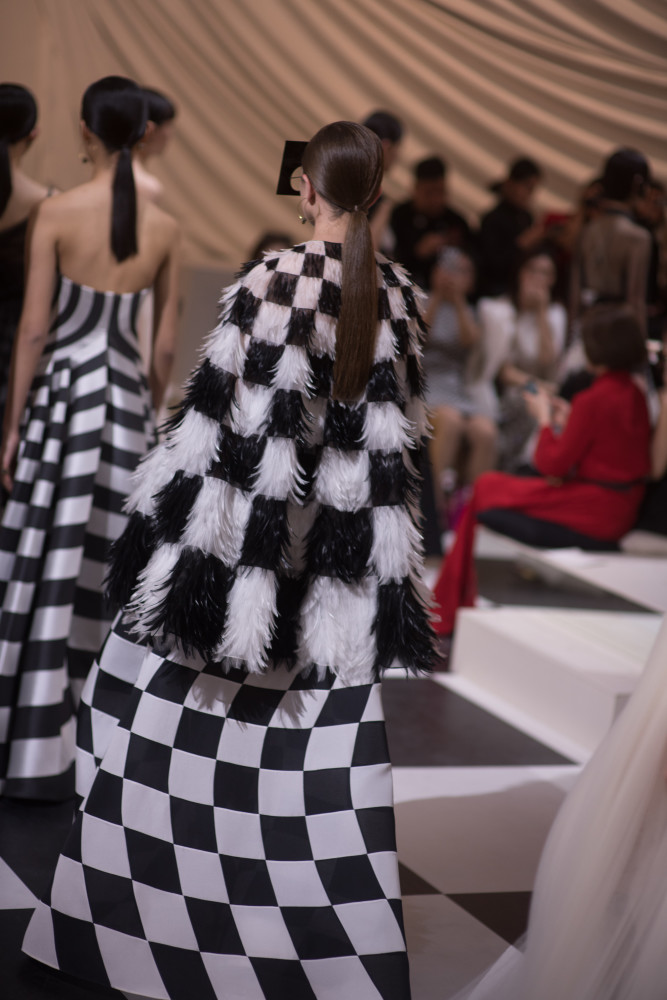 dior2018春夏高级订制时隔70年的女性主义对话