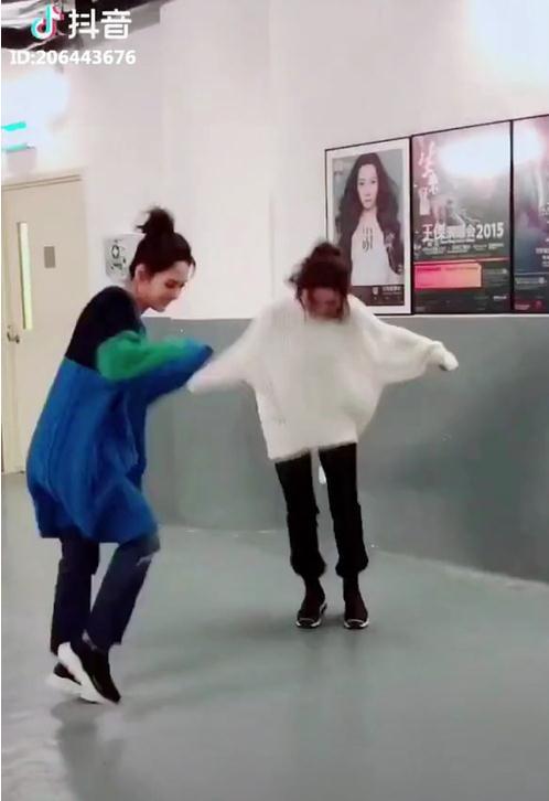 想跟抖音说对不起,毕竟杨洋热巴都中了毒