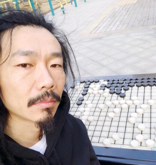 臧鸿飞回应出轨2013年已签署离婚协议为保护孩子未公开