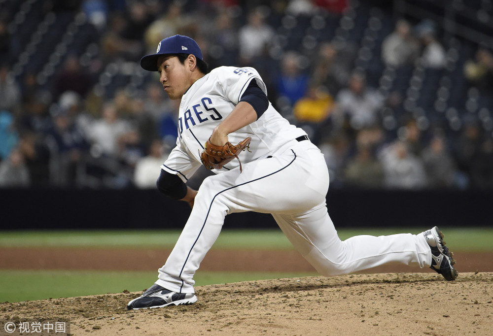 潜水艇投法吓坏对手 牧田和久出场连挫三人 腾讯网