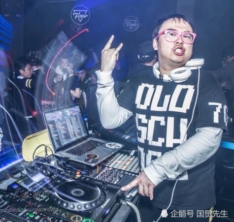 还记得南方黑芝麻糊广告里的小男孩吗?如今他长成这样了