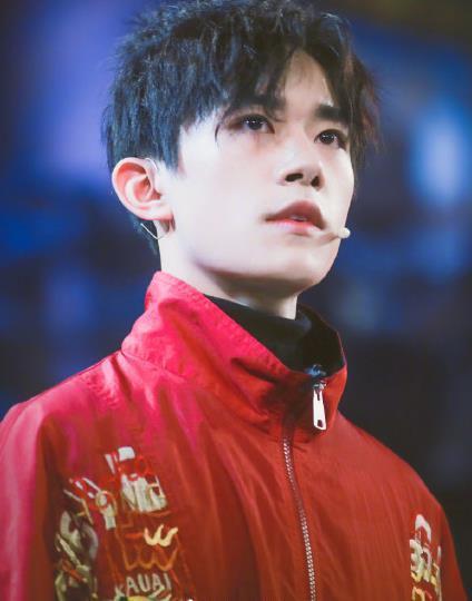 95后男明星吴磊、王俊凯、易烊千玺的穿搭帅