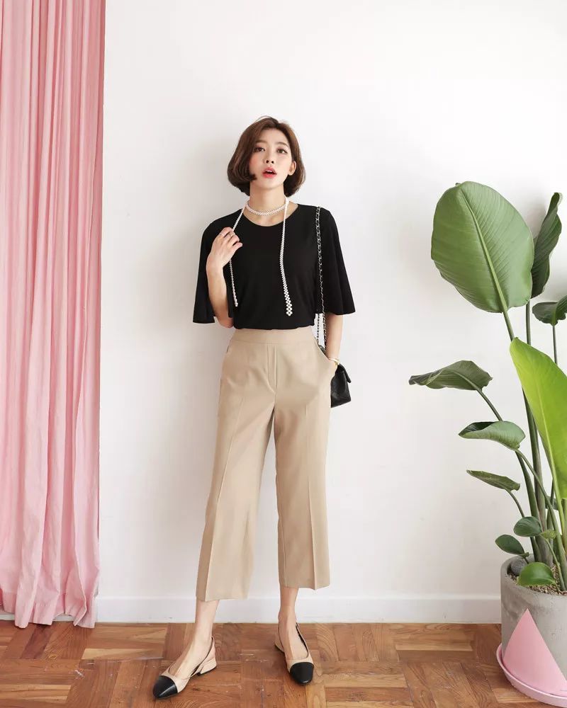 个子矮的女生怎么搭配衣服显高（个子矮的女生怎么搭配衣服）-第1张图片-潮百科