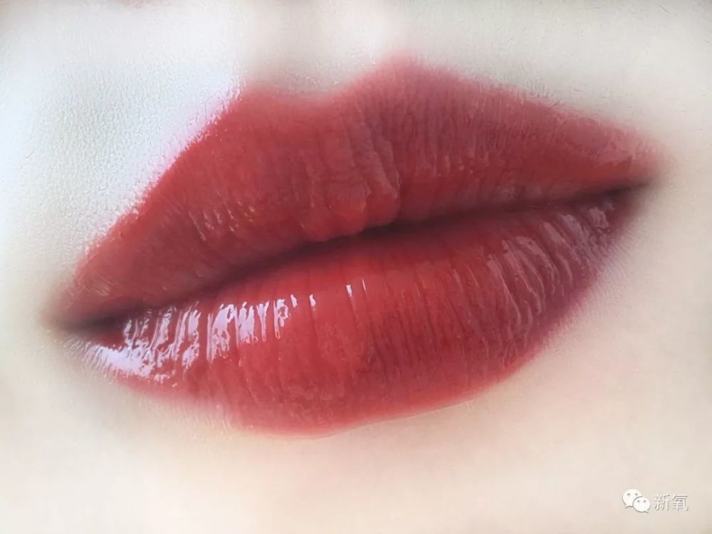 吴昕学范冰冰当美妆博主拍视频,却因连口红都