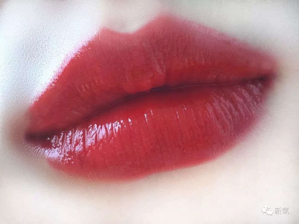 吴昕学范冰冰当美妆博主拍视频,却因连口红都