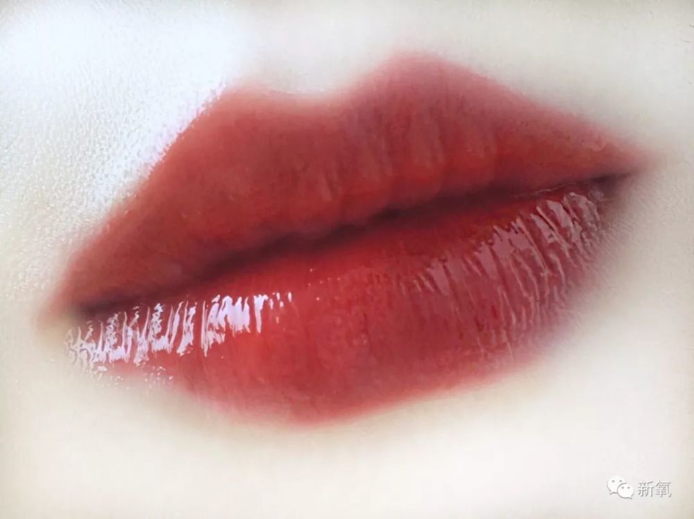 吴昕学范冰冰当美妆博主拍视频,却因连口红都