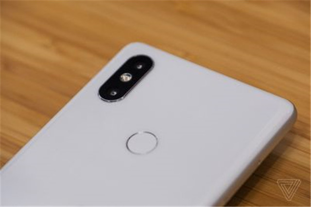小米MIX 2S外媒评测汇总:拍照真的进化了但依