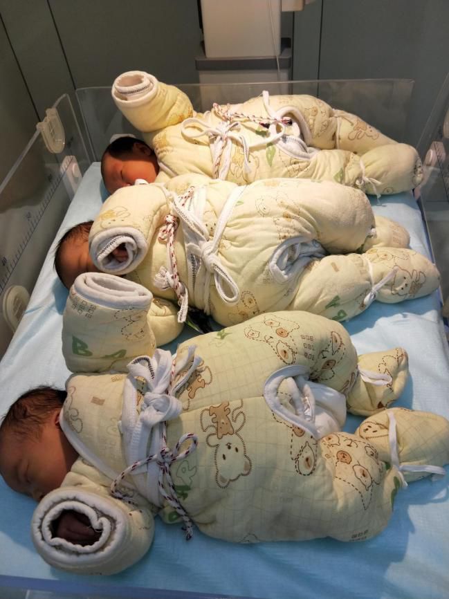 株洲攸县21岁年轻妈妈顺产三胞胎 几十万分之一的几率都让她遇上了