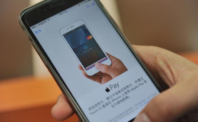 为什么苹果的返回键,要设置在屏幕左上角呢?