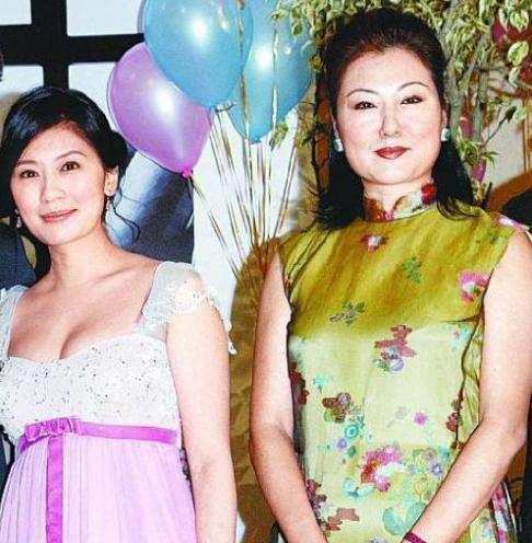 看完贾静雯与两任婆婆同框照 婚姻中幸不幸福全写在了脸上 腾讯网