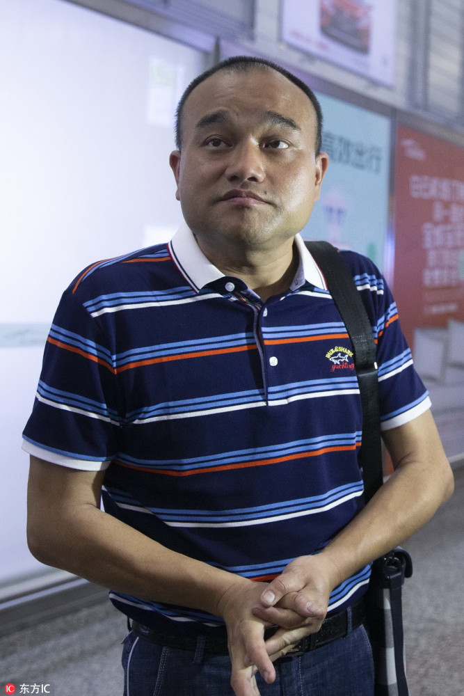 据悉,因在网上发帖称"鸿毛药酒是毒药",广州医生谭秦东遭内蒙古自治区