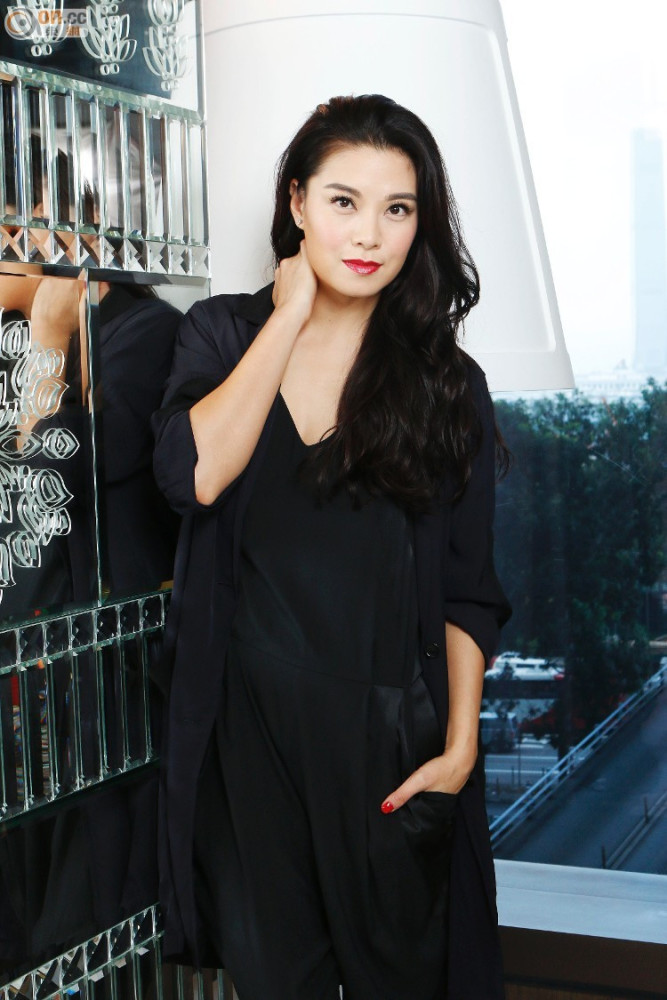 廖碧儿新男友被爆砸19亿买酒庄,女方急撇清称