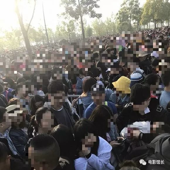 钢铁侠黑脸粉丝愤怒哭诉 漫威十周年庆典如何