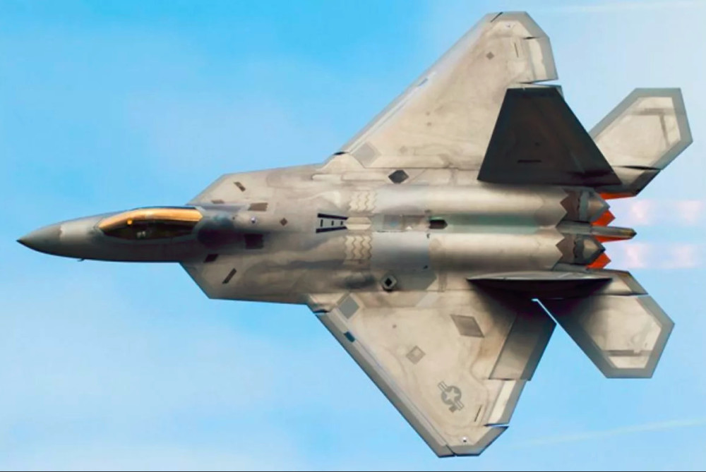 歼7歼8虽落后但却是最皮实好修的?F-22表示