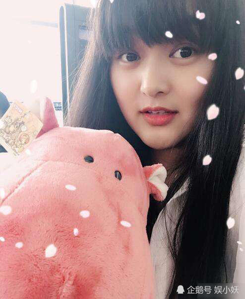 赵丽颖助理变瘦后竟然比她还美,完全可以出道