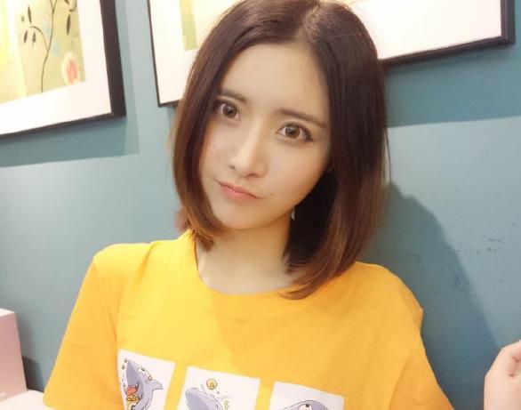 你知道这首童话镇谁唱的吗?她现在可是斗鱼一姐!