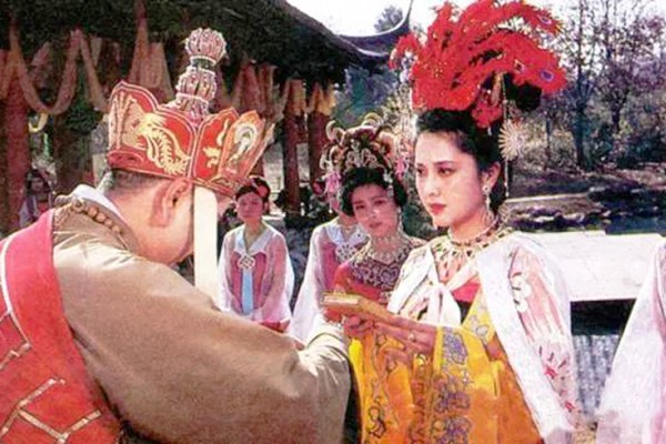 唐僧和女儿国国王，为何不能在一起?王权富贵，戒律清规?