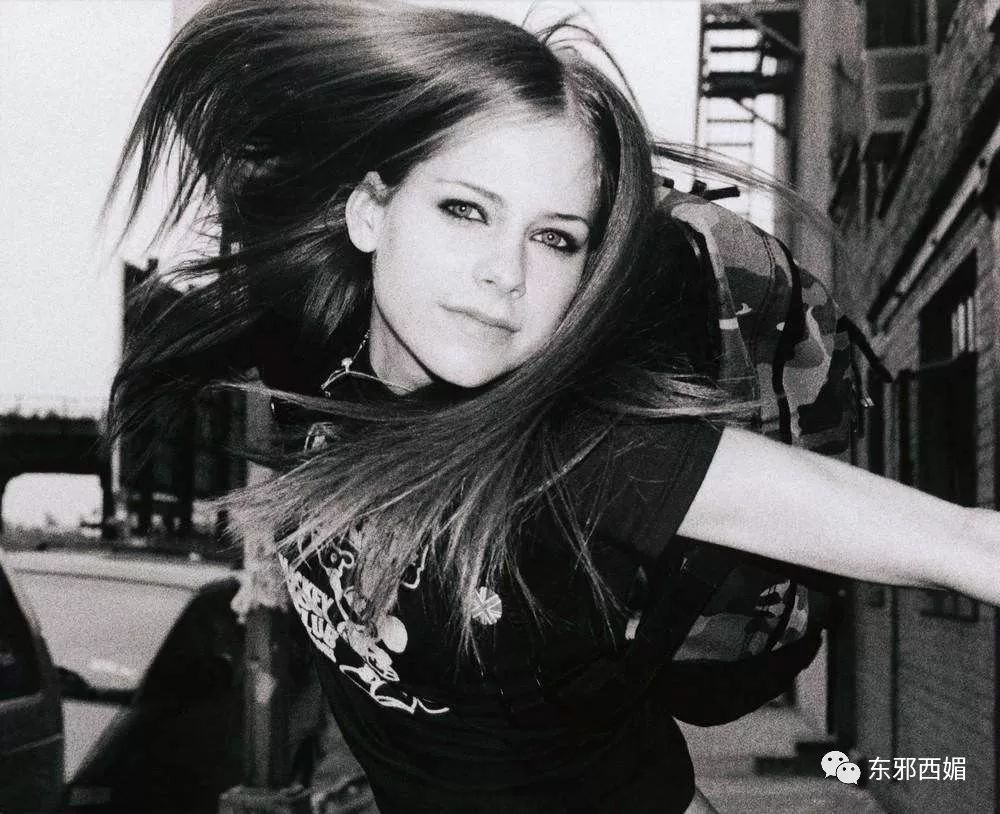 牵手的这个超级富二代,家族也太魔幻太狗血了