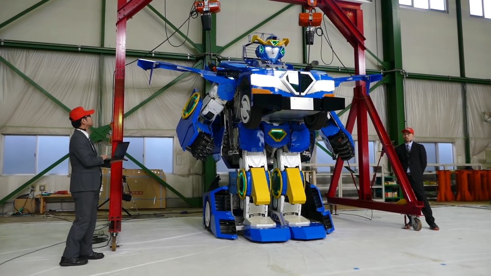 日本造4.2米变形金刚:可变汽车时速60公里