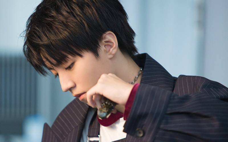 除了小沈阳的苏格兰裙,王俊凯的萝莉裙更刺眼