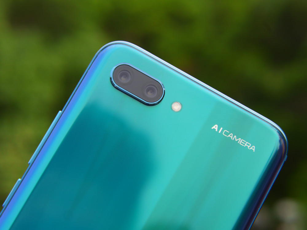 华为荣耀10使用一周体验:除了屏幕几乎没有短