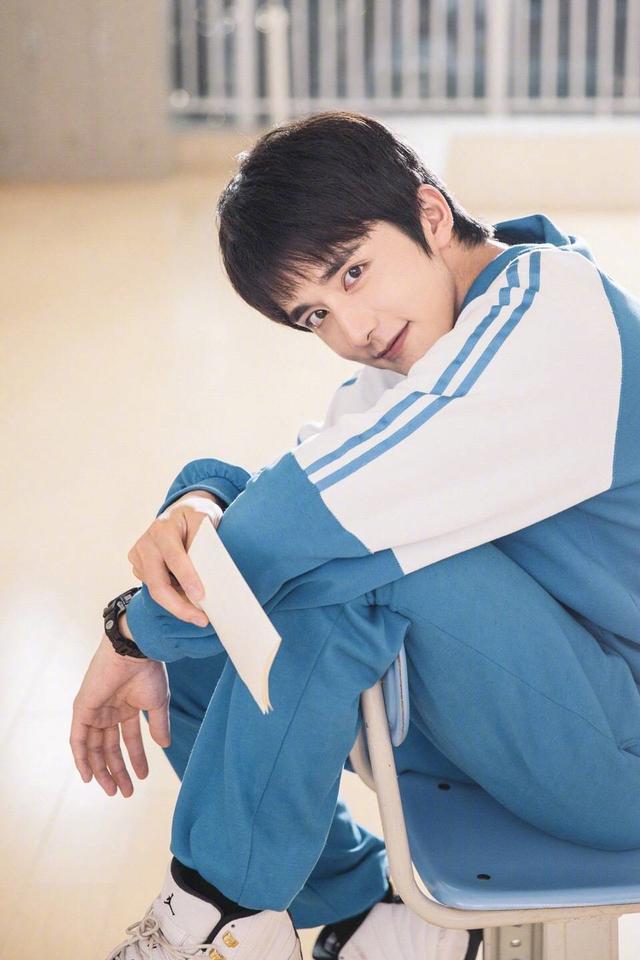 2017上市公司艺人经纪收入排行榜出炉,杨幂公