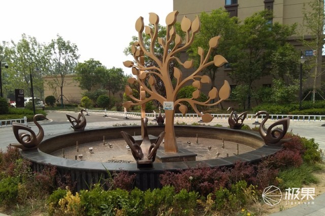 坚果3深度测评:后置双摄三面无边框,千元全面