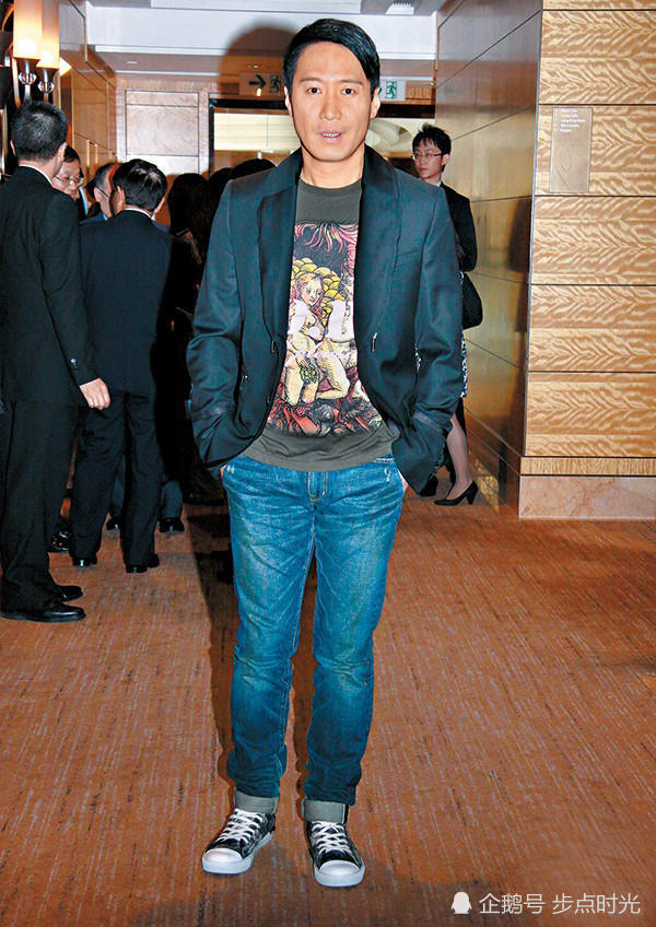 "黎明嫂"阿wing中学照曝光,小小年纪便沉迷恋爱!