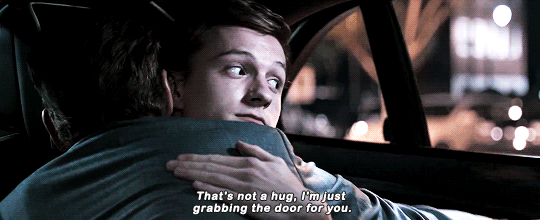 两人的关系也因此在影片表现的非比寻常,不同于其他复仇者们的战友