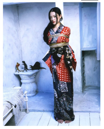 荒木经惟对他的缪斯做了什么