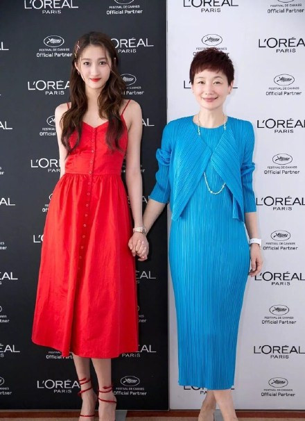 关晓彤戛纳红毯照惊艳比肩范冰冰,这回终于穿