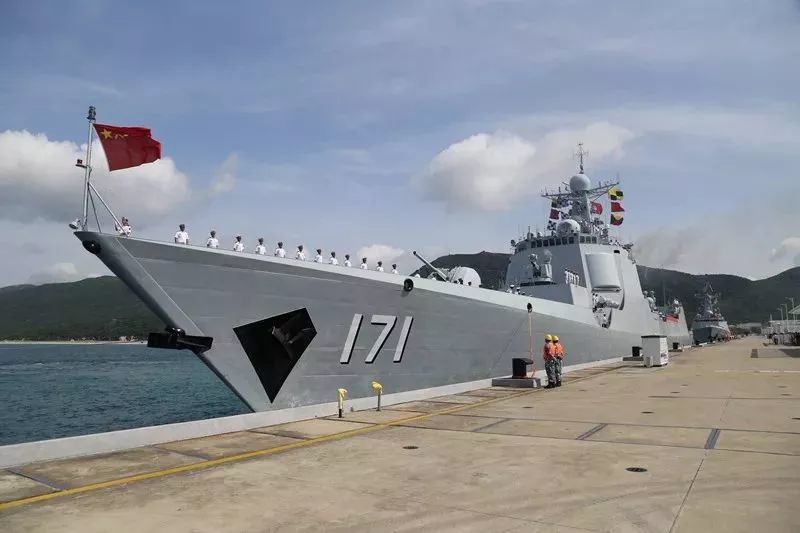 解放军神盾舰在台湾周边逗留逾一周,台军"闷不吭声"