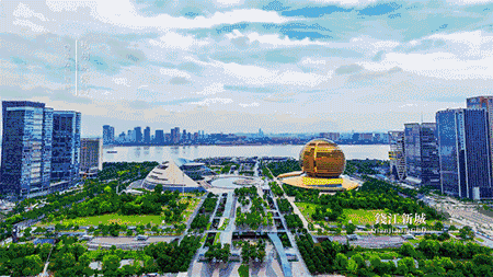 杭州人文古迹众多,西湖及其周边有大量的自然及人文景观遗迹,具代表性