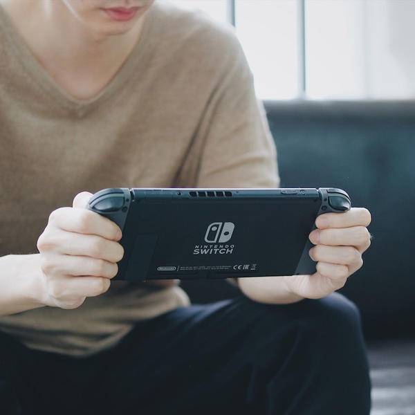 减配底座,任天堂推出瘦身版Switch 套装