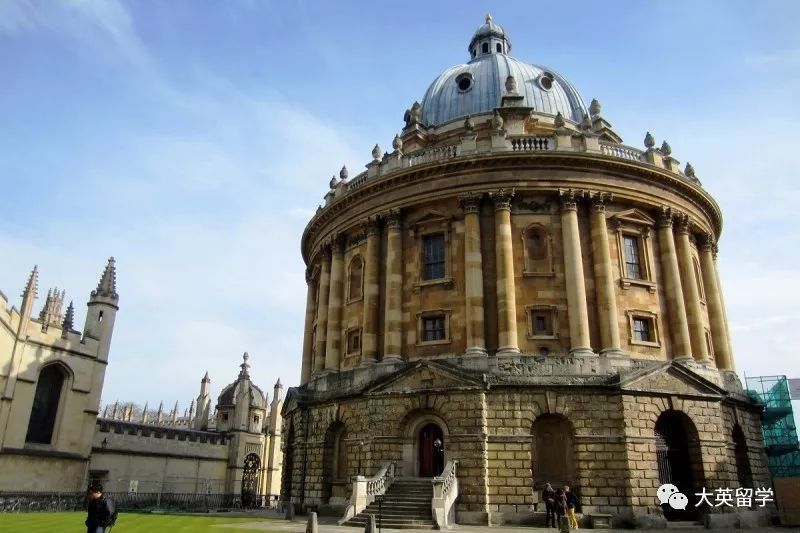 英国大学的三学期制度,教会你学习自主时间管