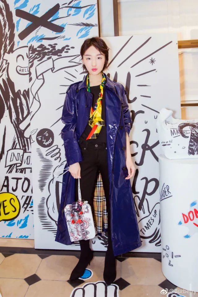 了,孙艺珍周冬雨吴宣仪手上的新款包们都有折扣