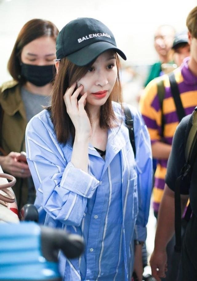 王心凌摆牙痛pose凹造型 脸部浮肿面容僵硬