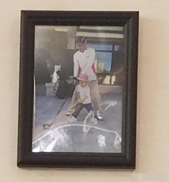 邓沙老公首次曝光,光头戴眼镜有中年小肚腩