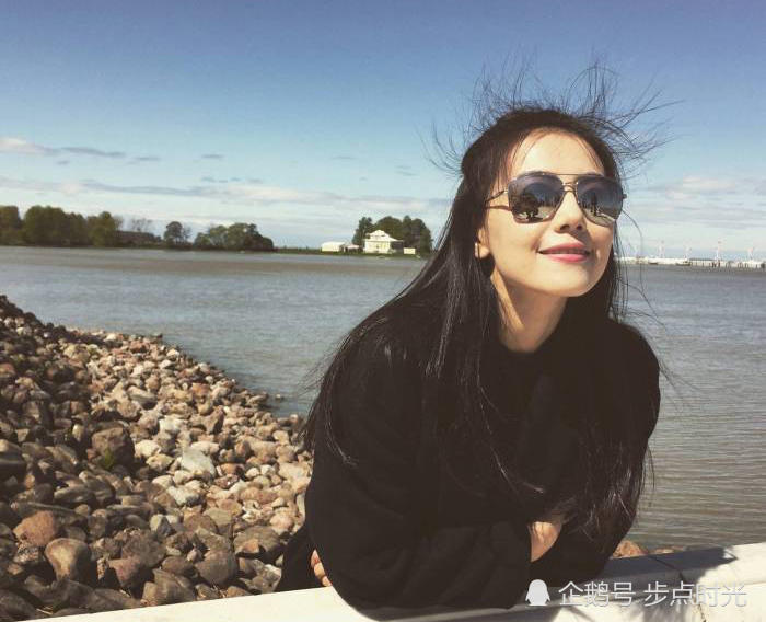 网友度蜜月偶遇高圆圆,肤白貌美属果然是大美